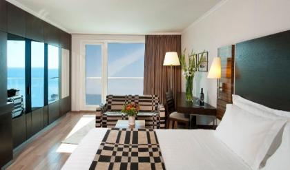 Crowne Plaza Tel Aviv Beach - image 19