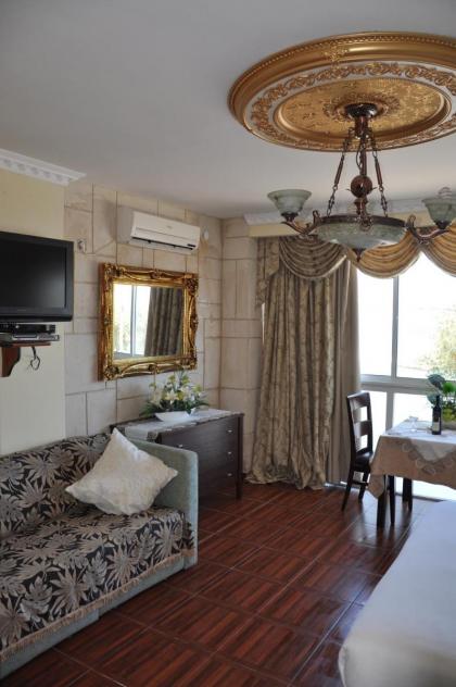 Hotel Suites Bat Yam - image 16