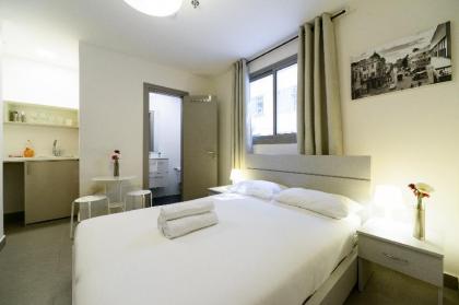 Dizengoff Inn Apartments - image 14