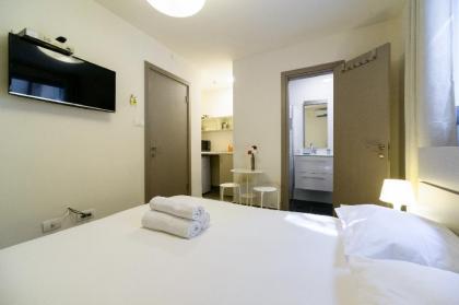 Dizengoff Inn Apartments - image 16