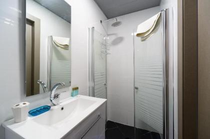 Dizengoff Inn Apartments - image 17