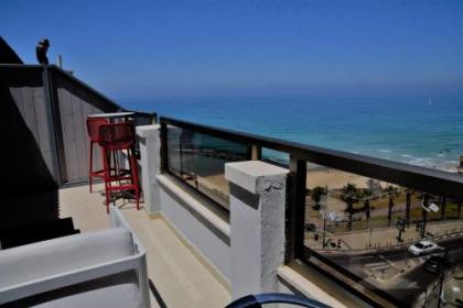 Penthouse Apartment On The Beach - image 9