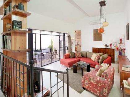 Lovely 2BR Apt w Balcony in Neve Tzedek Area by Sea N' Rent - image 1