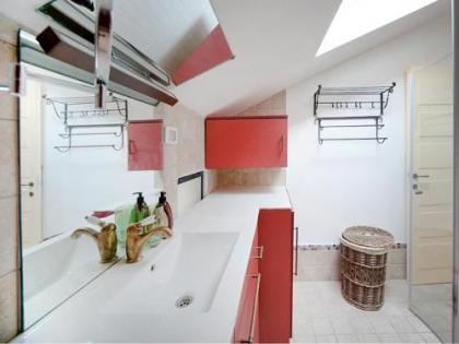 Lovely 2BR Apt w Balcony in Neve Tzedek Area by Sea N' Rent - image 18