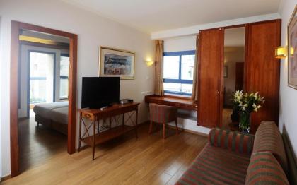 Abratel Suites Hotel - image 19