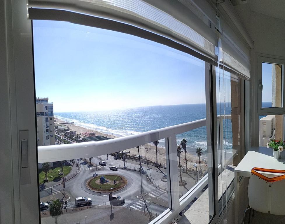 Hotel Apartment TLV-bat yam 81 - main image