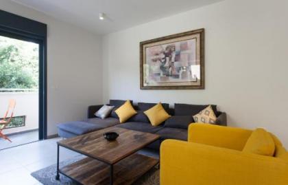 Sunny Luxury Apartments - image 1