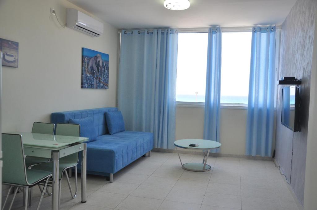 Short Term Apartment Tel Aviv Bat Yam 413 - image 2