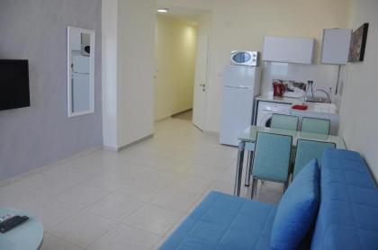 Short Term Apartment Tel Aviv Bat Yam 413 - image 5