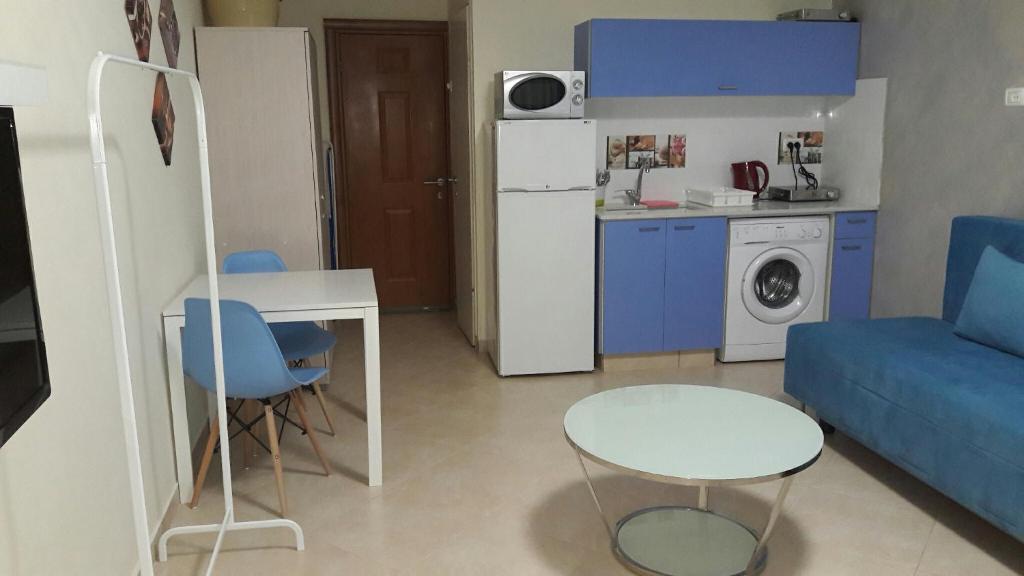 Sweet Honeymoon Apartment Tel Aviv Bat Yam 611 - image 2