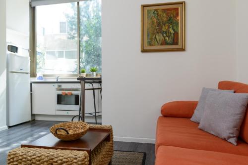 Unique Frug Apartment by TLV2rent - image 7