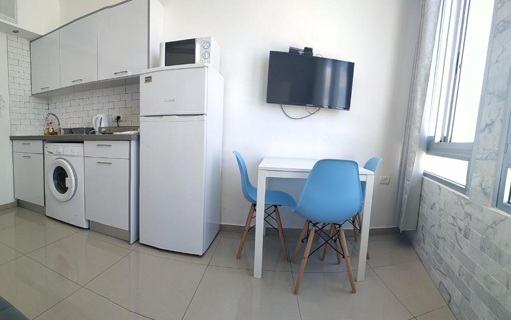 Hotel Apartment Colony Beach Tel Aviv Bat Yam 9 - image 6