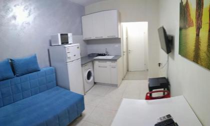 Beachfront Studio Apartment Bat Yam 412 - image 11