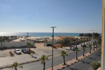 Beachfront Studio Apartment Bat Yam 412 - image 9