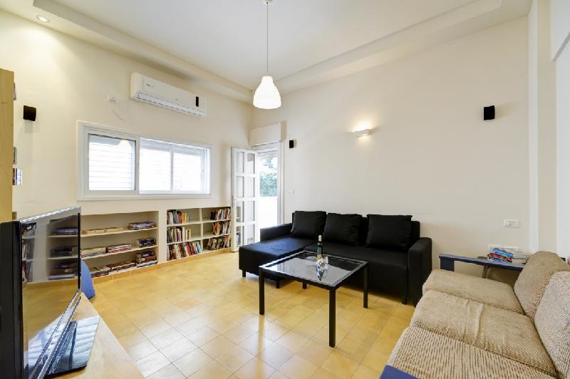 Beautiful 1BR on Dizengoff St. - image 5