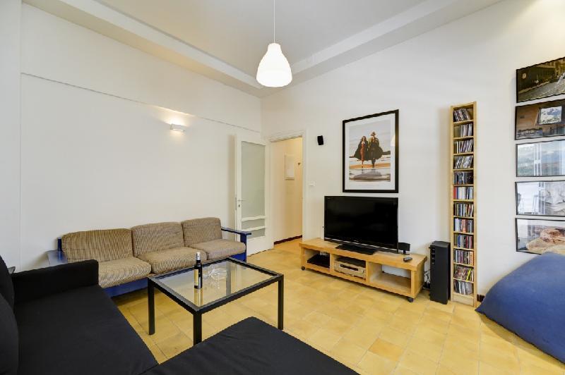 Beautiful 1BR on Dizengoff St. - image 6