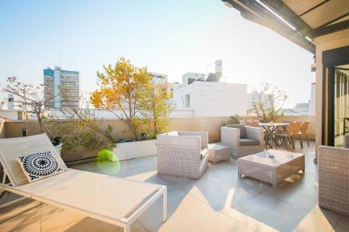 Chic Duplex Penthouse by FeelHome - main image