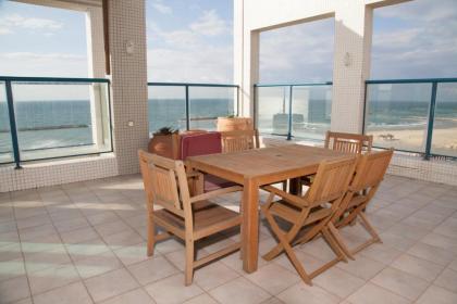 M Sea Suites - By The Beach - image 11