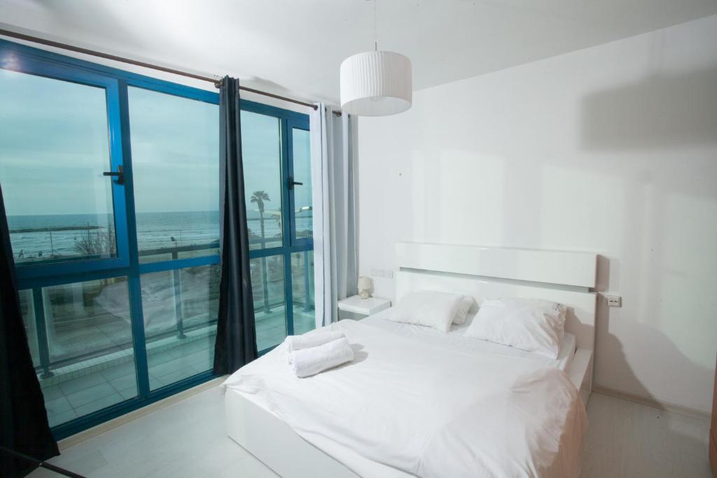 M Sea Suites - By The Beach - image 2