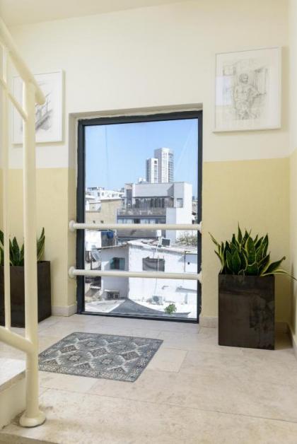 LuKa 15 - By Beach Apartments TLV - image 18