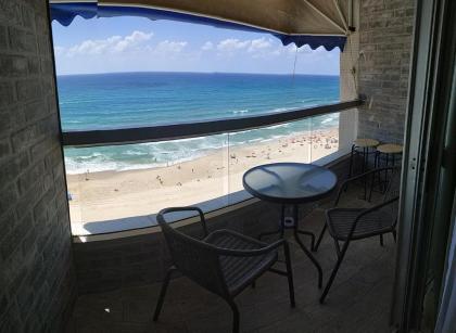 Apart Hotel TLV/Bat Yam Beach Front 1207 - image 1