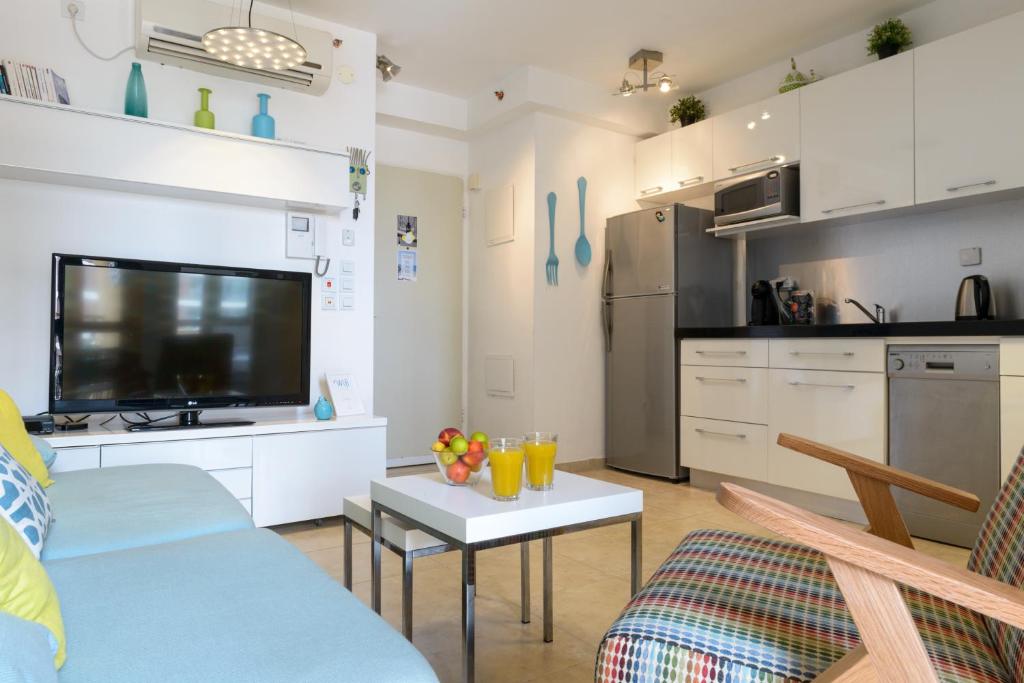 49 Abarbanel - By Beach Apartments TLV - image 6