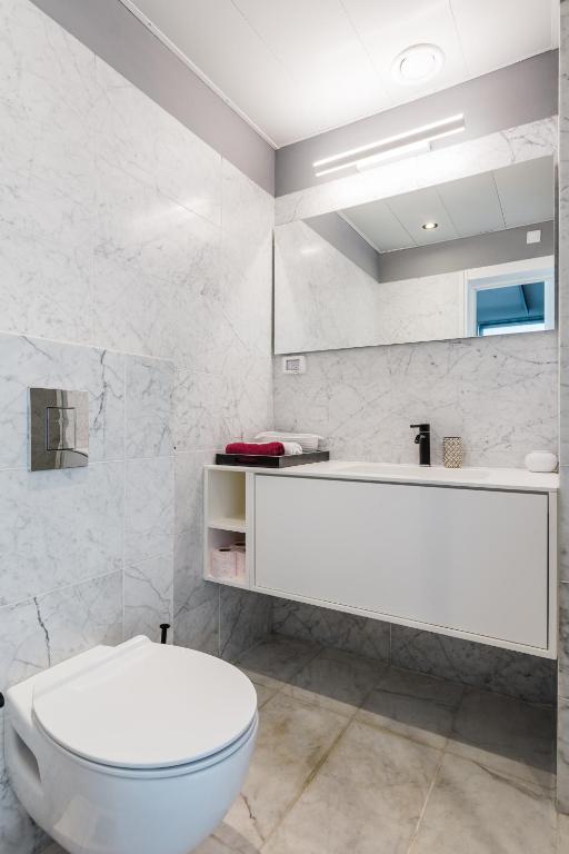 Luxury 3 Bdr Apartment Neve Tzedek #N17 - image 6