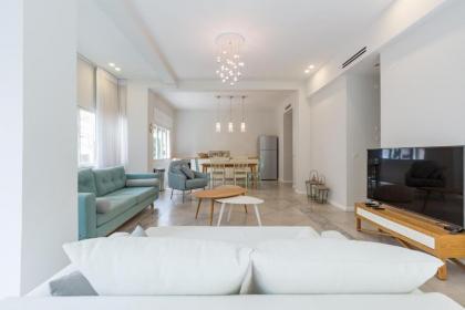 Charming 2 Bdr Apartment Garden Dizengoff #TL41 - image 12