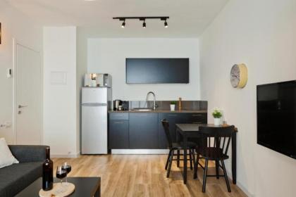 Sun Bay Studio Apartments - image 5