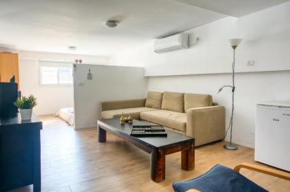 Enjoy Spacious Beach&Market 1 BR supreme location - image 4