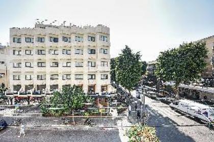 In Heart of TLV - Modern W/ Balcony- 3 BD & 3 BR - image 17