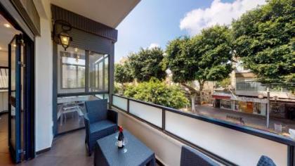 Spacious 3-BR with Terrace in Dizengoff - image 10