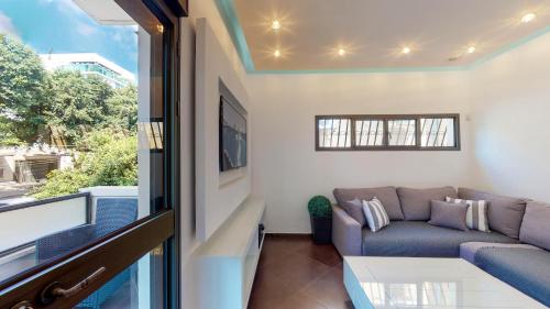 Spacious 3-BR with Terrace in Dizengoff - image 7