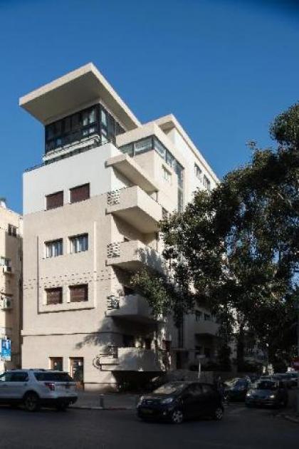 BRIGHT & CHIC w/ SUNNY BALCONY - BEN YEHUDA 204 - image 13