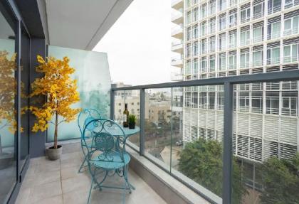 Delightful 2BR on Rothschild/Allenby by HolyGuest - image 4