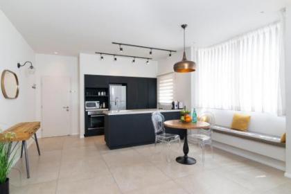 Rabin Square by TLV2RENT - image 3