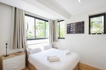 Design 2BR in Dizengoff st by HolyGuest - image 11