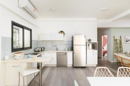 Fresh Design 2BR in City Center by FeelHome - image 17