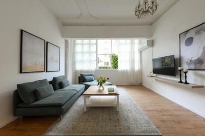 Beautiful Urban Apartment In The Heart of Tel-Aviv by Sea N' Rent - image 11