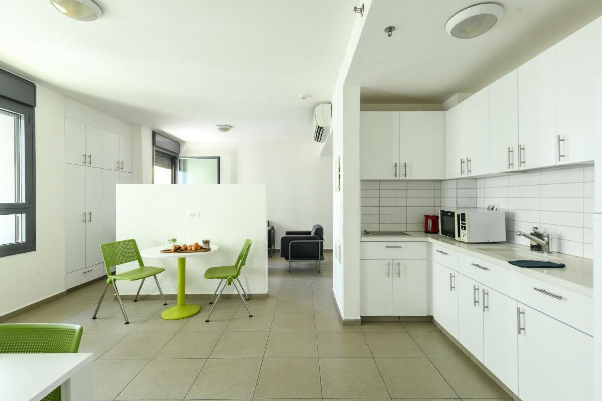 דירות גני תערוכה - TLV university apartments near Expo by Sea N' Rent - image 2