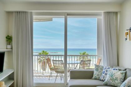 Beach Front 2BR in Sea Hotel by HolyGuest