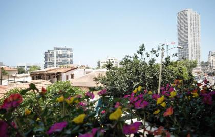 New stylish 2R appartment with balcony in the heart of Florentin - image 10