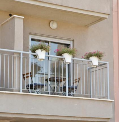 New stylish 2R appartment with balcony in the heart of Florentin - image 11