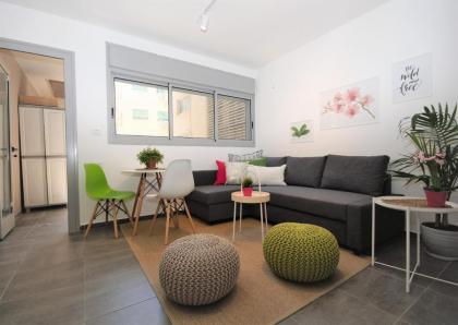 New stylish 2R appartment with balcony in the heart of Florentin - image 18