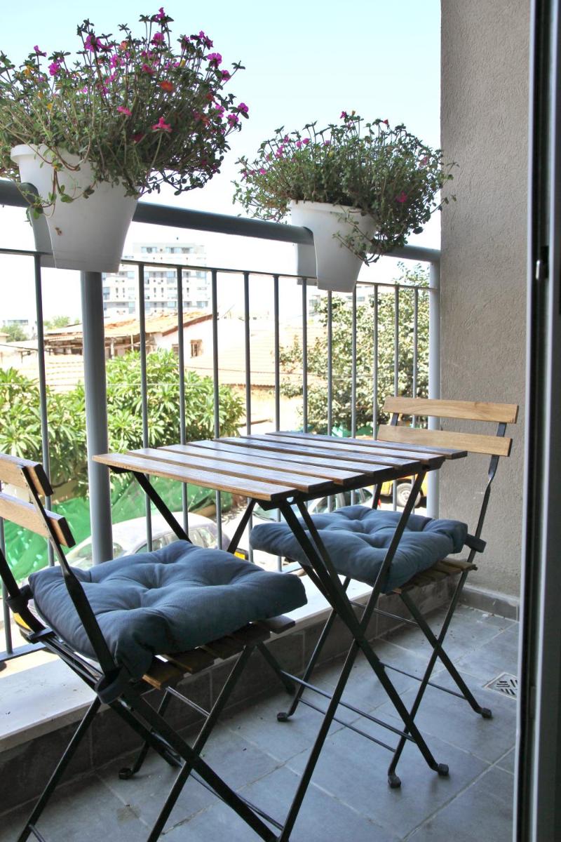 New stylish 2R appartment with balcony in the heart of Florentin - image 6