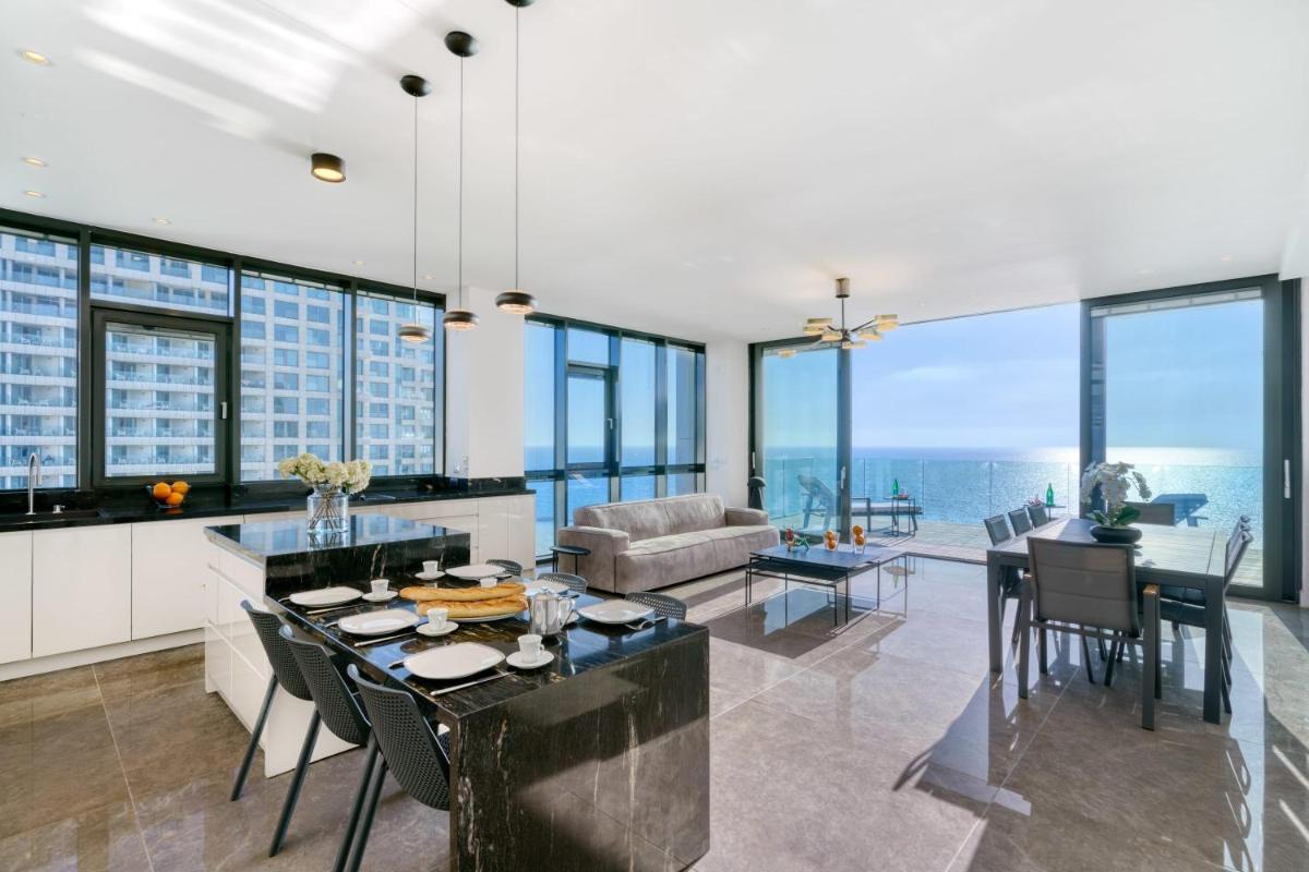 Luxury Beach 3BR by Airsuite - main image