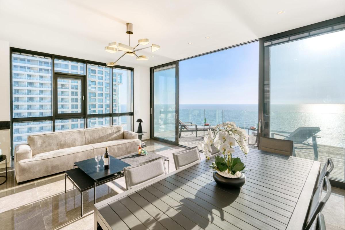 Luxury Beach 3BR by Airsuite - image 2