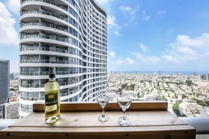 Spacious 3BR Duplex w Balcony in City Center by Sea N' Rent - image 2