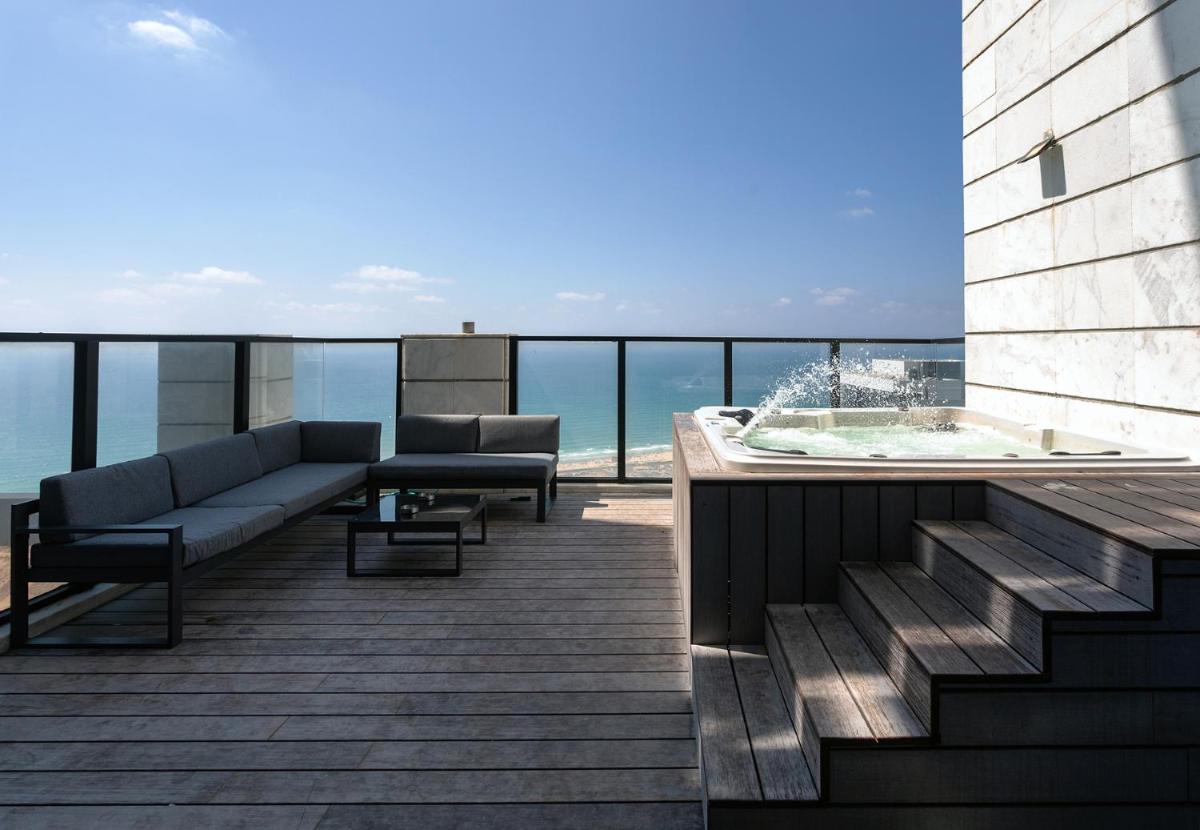 YalaRent sea-breeze penthouse with jacuzzi - main image