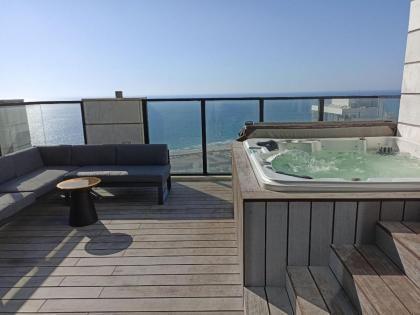 YalaRent sea-breeze penthouse with jacuzzi - image 10